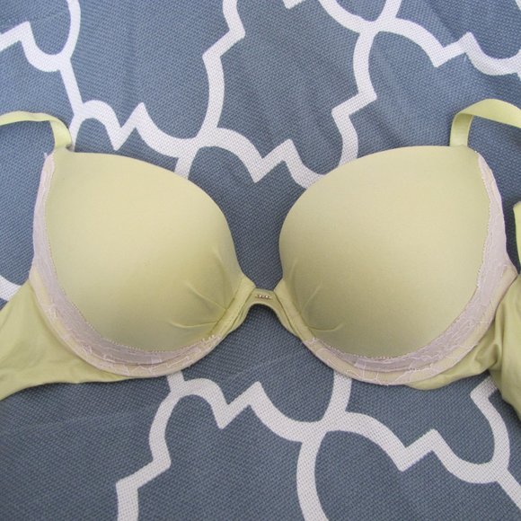 Victoria's Secret Famous Collection Plunge Bra 36C - Picture 1 of 5